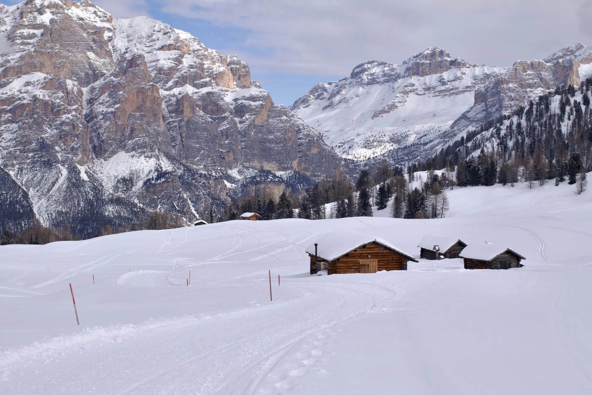 Almhütten in den Dolomiten